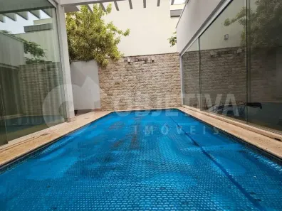 Casa de Condomínio com 4 Quartos para alugar, 210m² no Nova Uberlândia, Uberlândia