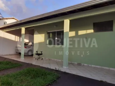 Casa com 3 Quartos à venda, 230m² no Cidade Jardim, Uberlândia