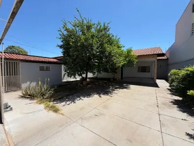 Casa com 3 Quartos para alugar, 160m² no Plano Diretor Sul, Palmas