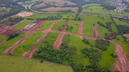 Lote/Terreno à venda, 585m² no Coloninha Zilli, Criciúma