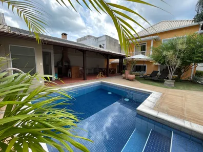 Casa com 5 Quartos à venda, 300m² no Jardim Amália, Volta Redonda