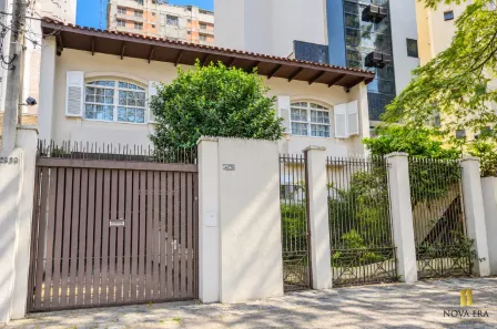 Casa com 4 Quartos à venda, 302m² no Água Verde, Curitiba