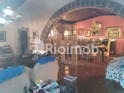 Fazenda/Sítio com 9 Quartos à venda, 300m² no Quitandinha, Petrópolis