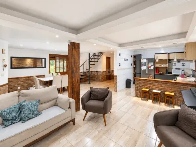 Casa com 3 Quartos para alugar, 140m² no Hípica, Porto Alegre