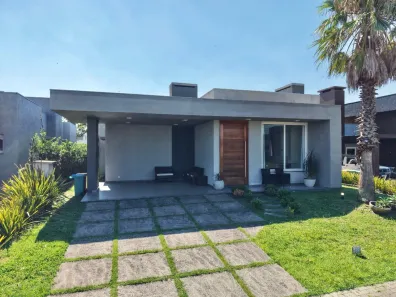 Casa de Condomínio com 3 Quartos à venda, 200m² no Capão da Canoa, Capão da Canoa