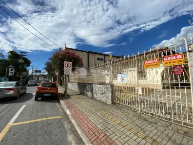 Casa com 3 Quartos para alugar, 240m² no Centro, Taubaté