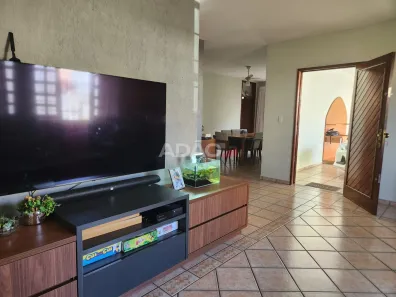 Casa com 3 Quartos à venda, 173m² no Jardim América, Goiânia