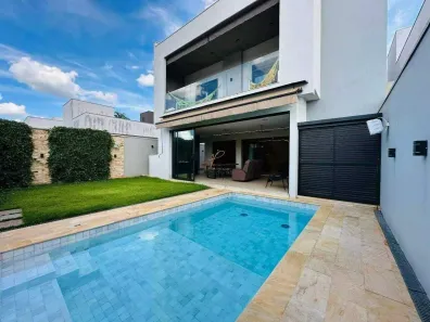 Casa com 4 Quartos à venda, 330m² no Jardim do Lago, Uberaba