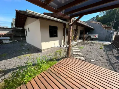 Casa com 3 Quartos para alugar, 160m² no Itoupavazinha, Blumenau