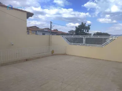 Casa com 2 Quartos para alugar, 180m² no João Pinheiro, Belo Horizonte