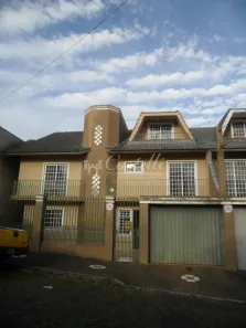 Sobrado com 3 Quartos à venda, 209m² no Uvaranas, Ponta Grossa