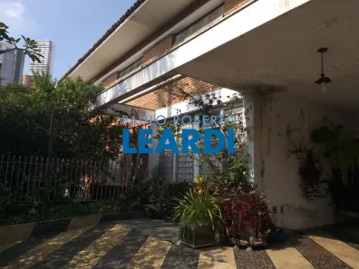 Sobrado com 3 Quartos à venda, 370m² no Vila Madalena, São Paulo
