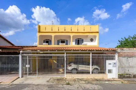Casa com 5 Quartos à venda, 340m² no Guará II, Brasília