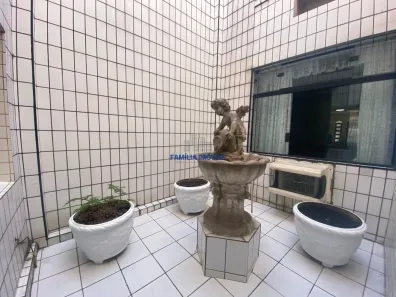 Sobrado para alugar, 305m² no Campo Grande, Santos