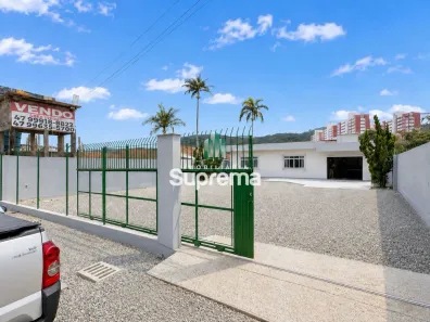 Casa com 3 Quartos para alugar, 169m² no Carvalho, Itajaí