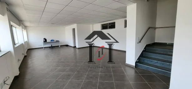 Sala Comercial para alugar, 332m² no Distrito Industrial Alfredo Relo, Itatiba