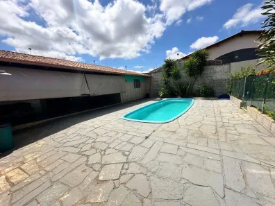 Casa com 4 Quartos à venda, 400m² no Parque Brasília, Anápolis