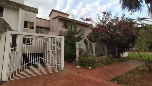 Sobrado com 3 Quartos à venda, 200m² no Jardim Ana Lúcia, Goiânia
