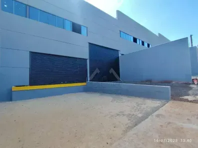 Galpão/Depósito/Armazém para venda ou aluguel, 800m² no Cilo 2, Londrina