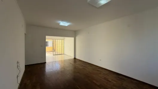 Casa com 3 Quartos para alugar, 182m² no Nova Campinas, Campinas