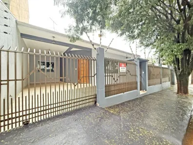 Casa com 3 Quartos para alugar, 230m² no Zona 07, Maringá
