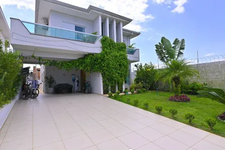 Casa de Condomínio com 4 Quartos à venda, 230m² no Centro, Peruíbe