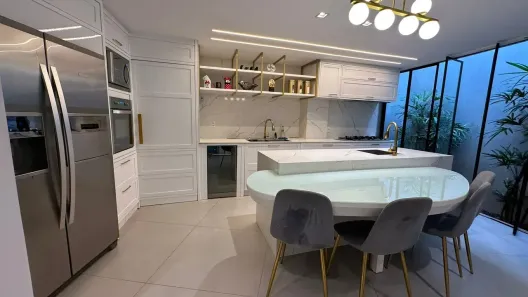 Sobrado com 5 Quartos à venda, 817m² no Coqueiros, Florianópolis