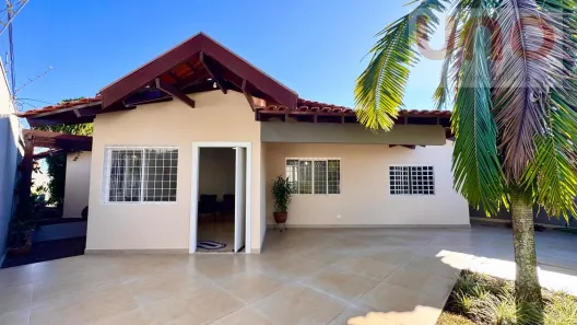 Casa com 3 Quartos à venda, 180m² no Carandá Bosque, Campo Grande