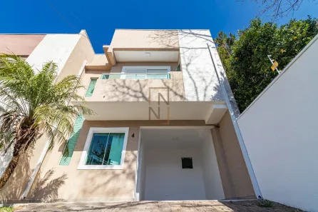Sobrado com 3 Quartos à venda, 131m² no Cajuru, Curitiba