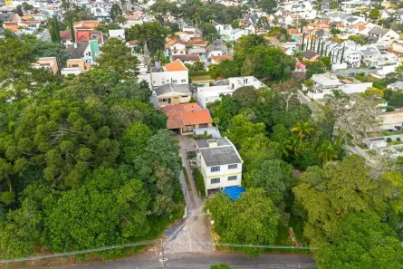 Casa de Condomínio com 8 Quartos à venda, 240m² no São Lourenço, Curitiba