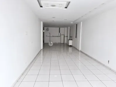 Ponto Comercial para alugar, 101m² no Várzea, Teresópolis