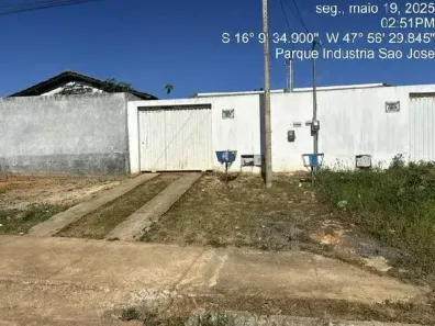 Casa com 2 Quartos à venda, 175m² no Parque Industrial Mingone, Luziânia