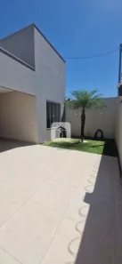 Casa com 3 Quartos para alugar, 230m² no Santa Rosa, Uberlândia