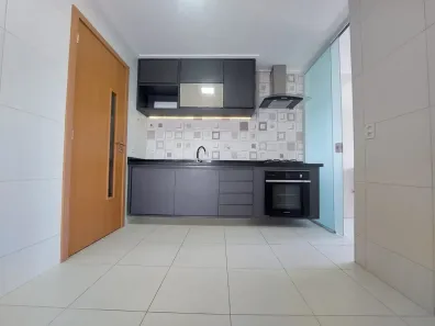 Apartamento com 3 Quartos para alugar, 140m² no Pituaçu, Salvador