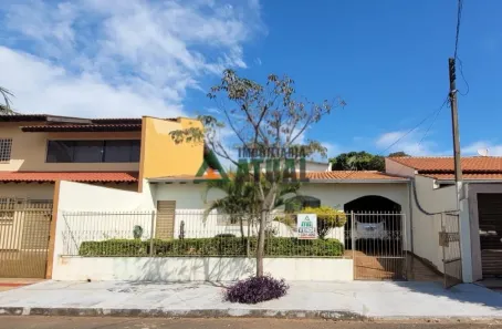 Casa com 4 Quartos à venda, 160m² no Parque Residencial Joaquim Toledo Piza, Londrina