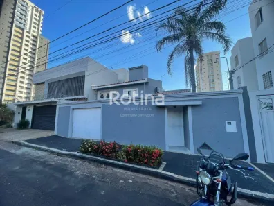 Casa com 3 Quartos para alugar, 250m² no Jardim Colina, Uberlândia