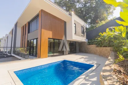 Casa com 3 Quartos à venda, 311m² no América, Joinville