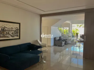 Casa com 5 Quartos para alugar, 532m² no Morada da Colina, Uberlândia