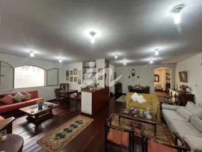 Casa com 3 Quartos à venda, 299m² no Jardim Karaíba, Uberlândia