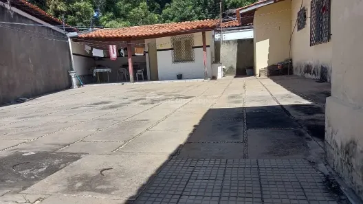 Casa com 4 Quartos à venda, 572m² no Jóquei, Teresina