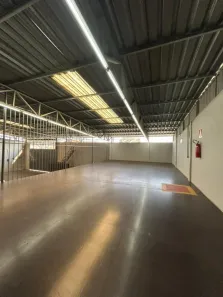 Galpão/Depósito/Armazém com 5 Quartos para alugar, 875m² no Jardim Alvorada, Belo Horizonte