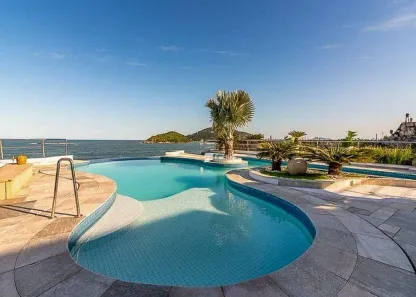 Casa com 10 Quartos à venda, 1411m² no Jardim Acapulco, Guarujá