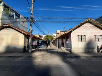 Casa com 2 Quartos para alugar, 24m² no Santa Luzia, Juiz de Fora