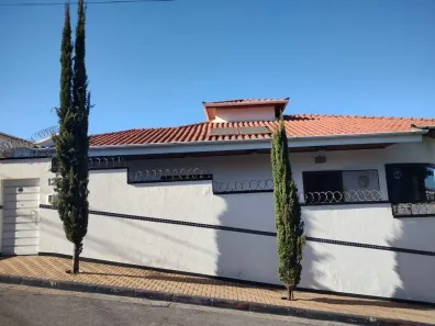 Casa com 3 Quartos para alugar, 248m² no Cândida Ferreira, Contagem
