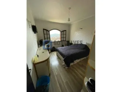 Sobrado com 4 Quartos à venda, 208m² no Montanhão, São Bernardo do Campo