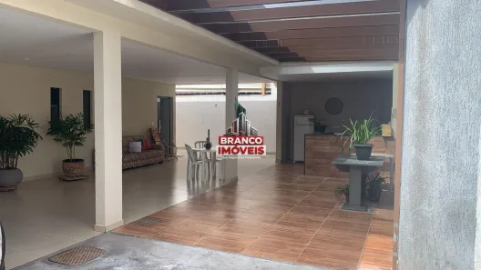 Casa com 3 Quartos à venda, 250m² no Vila São José, Brasília