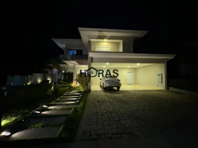 Casa de Condomínio com 4 Quartos para alugar, 470m² no Jardim Imperial, Cuiabá
