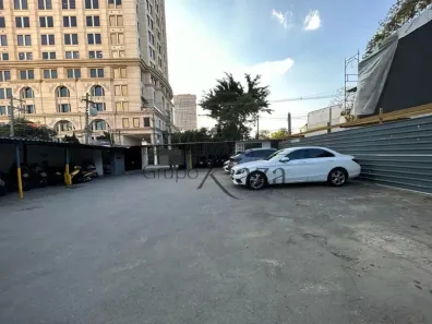 Lote/Terreno à venda, 1000m² no Jardim Europa, São Paulo