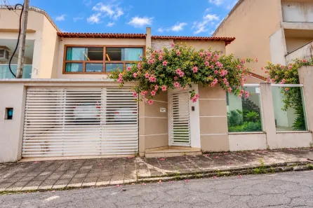 Casa com 5 Quartos à venda, 280m² no Jardim Suíça, Volta Redonda