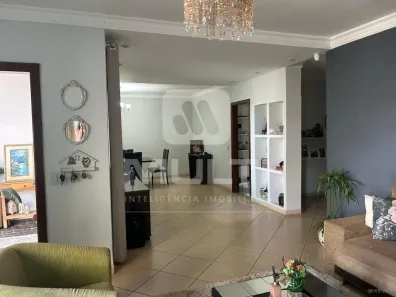 Casa com 3 Quartos à venda, 280m² no Vigilato Pereira, Uberlândia
